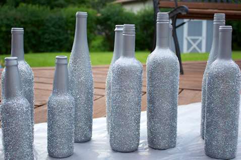 SilverGlitterWineBottleDIYCenterPieces