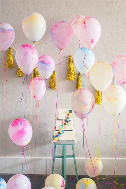 diy-Marbled-Balloons