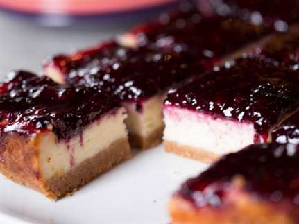 blackberry cheesecake squares.jpg