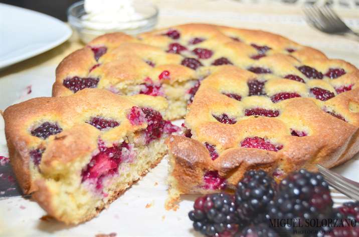 Www miguelsolorzano com blackberry buttermilk cake