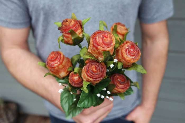 Thịt xông khói bó hoa ý tưởng valentine cho chồng