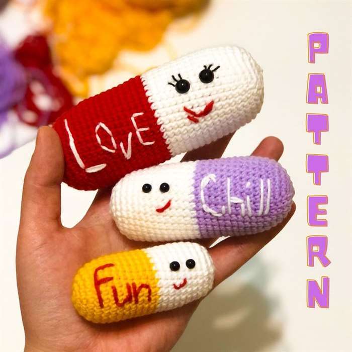 Viên amigurumi vui nhộn hàng thủ công ngày lễ tình nhân 