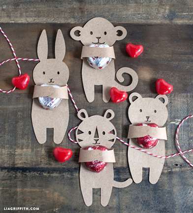 Valentines_DIY_Candy_Huggers