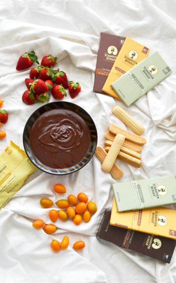 Orange Cardamom Chocolate Fondue - Món tráng miệng dành cho Valentine