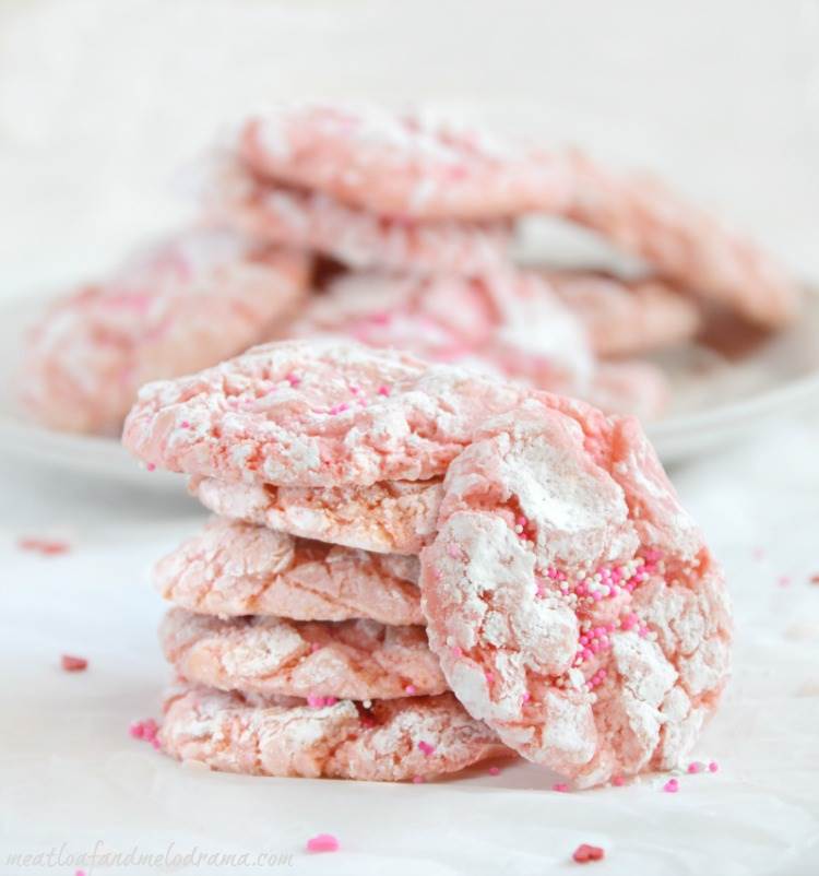 Strawberry Crinkle Cookies - Món tráng miệng cho hai người