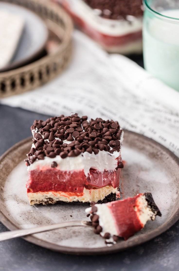 Red Velvet Dessert Lasagna - Món tráng miệng theo ngày