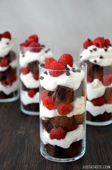 Fruit & Brownie Trifles - Món tráng miệng ngày lễ tình nhân