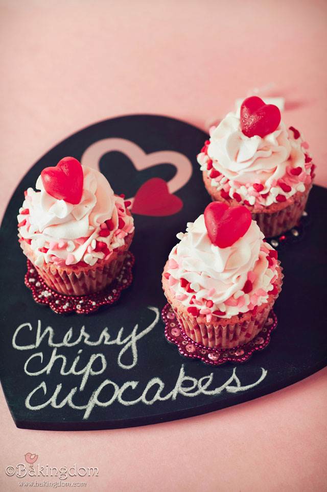 Cherry Chip ngày lễ tình nhân Cupcakes