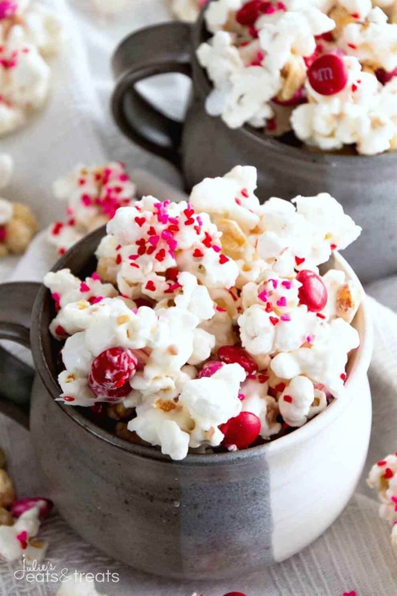 Popcorn Snack Mix - Món quà ăn được cho ngày lễ tình nhân