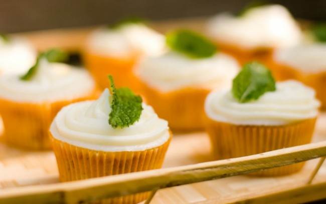 Bánh cupcake cây đào