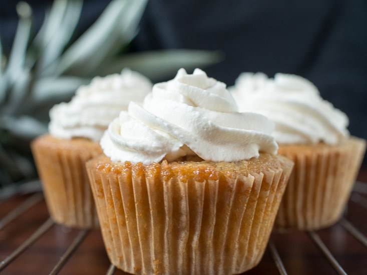 Bánh cupcake dứa Pisco