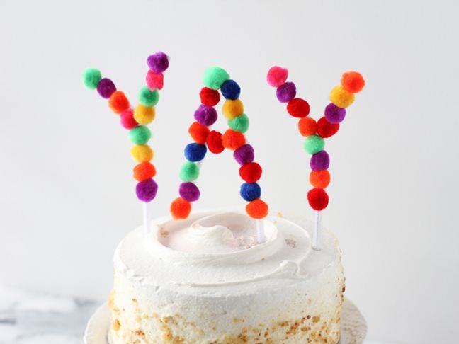 DIY Pom Pom Cake Topper