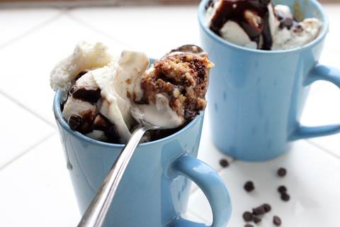 Chocolate Chip Cookie Dough Mug Cake