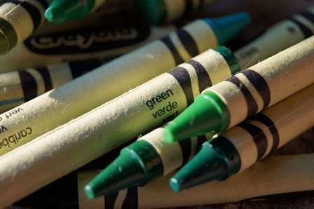 green crayons.jpg