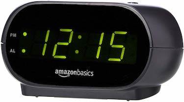 Đồng hồ báo thức kỹ thuật số nhỏ Amazonbasics có đèn ngủ và pin dự phòng