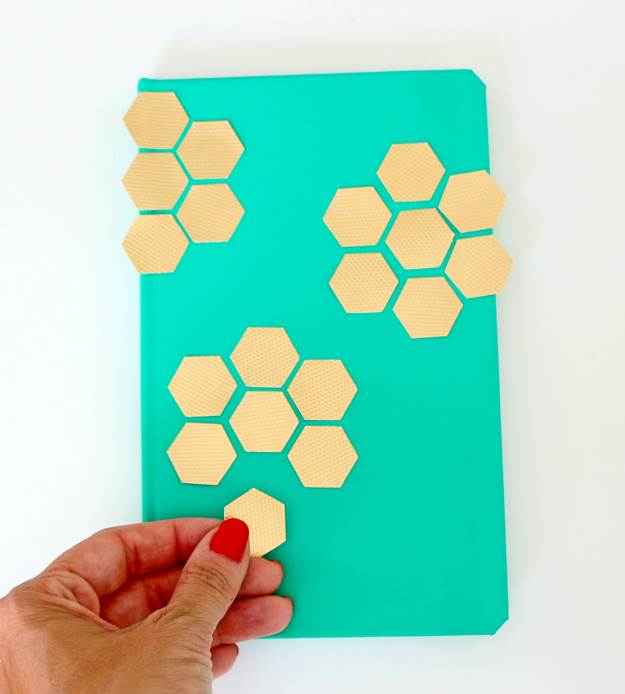 DIY Gold Hexagon Embellished Journal Sắp xếp