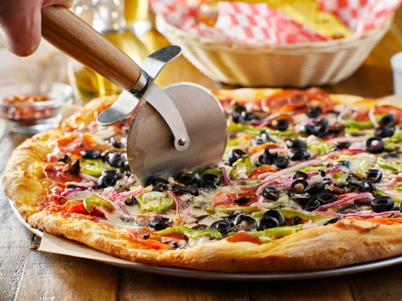 best pizza cutters e1615999169155.jpg