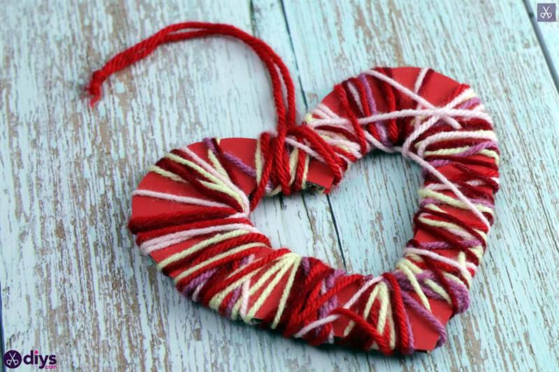 diy yarn wrapped paper heart craft.jpg