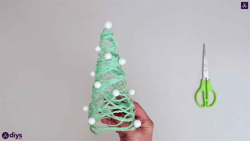 string art christmas tree.jpg