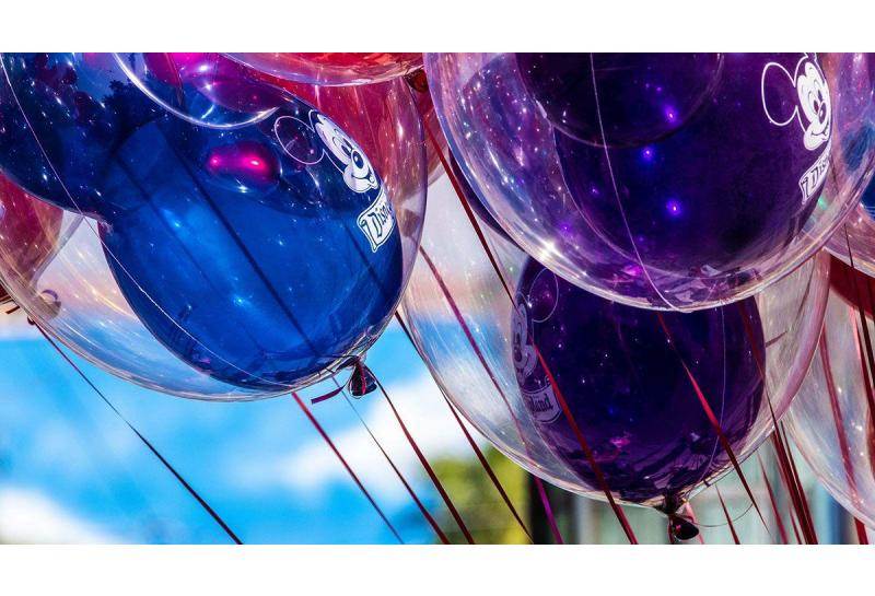 i01 holiday balloons 3840x2160 1.jpg