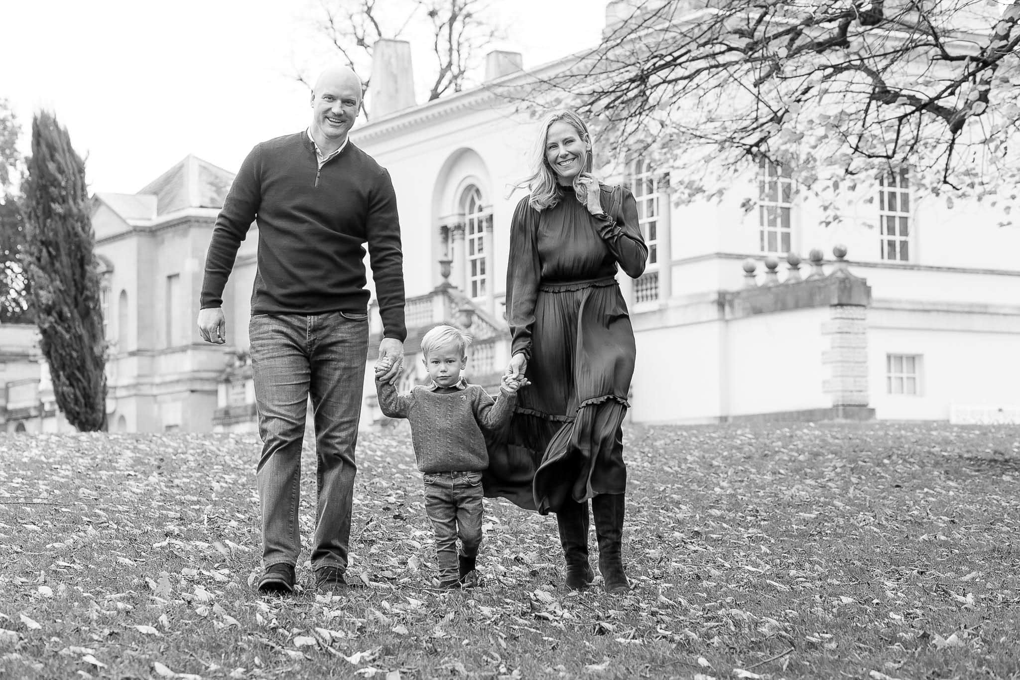 1667417688 962 Which Parks Work Best for Family Photography in London
